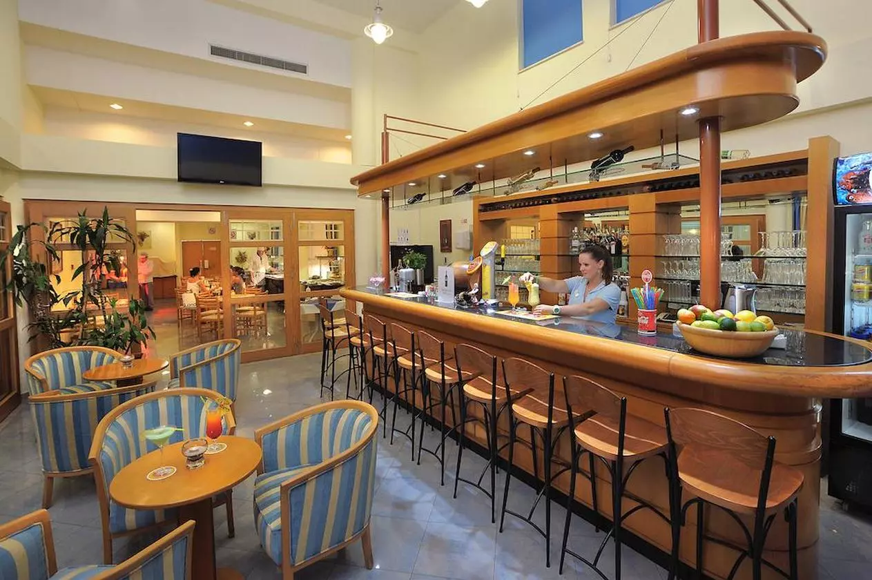 EDIT OKEANOS BEACH (5).jpg